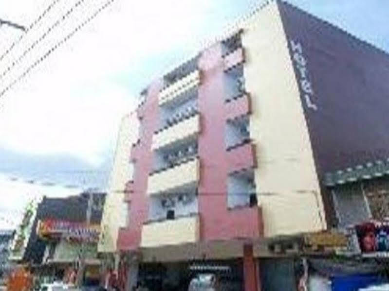 Oyo 2291 Hotel Bahagia Makassar Exterior foto